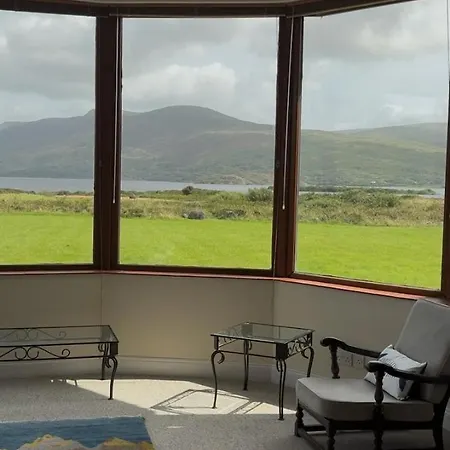 Stunning Waterfront House On Lough Currane Shores *
